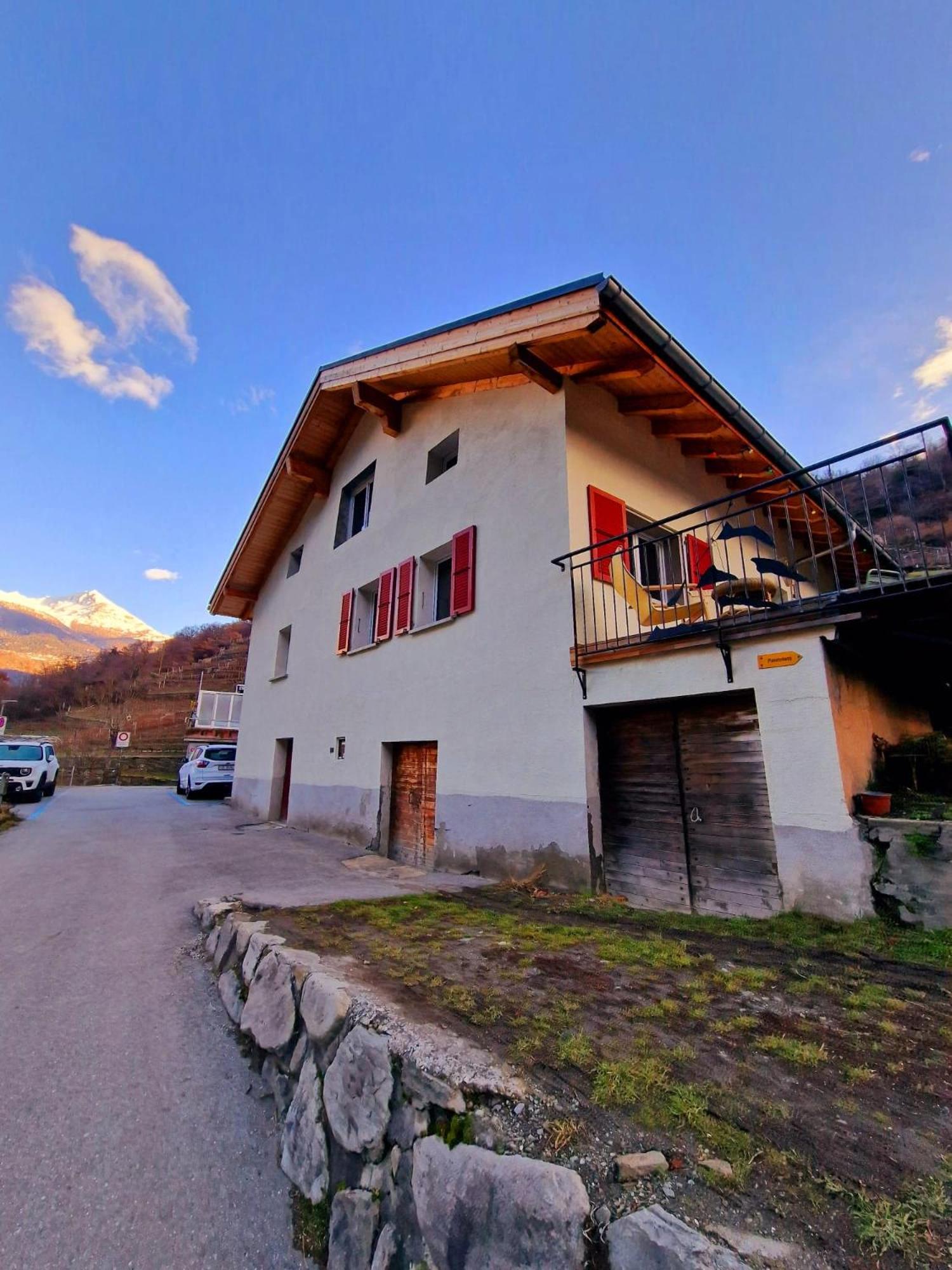 Kunstplanet Im Herzen Der Alpen Am Planetenweg Visp Esterno foto