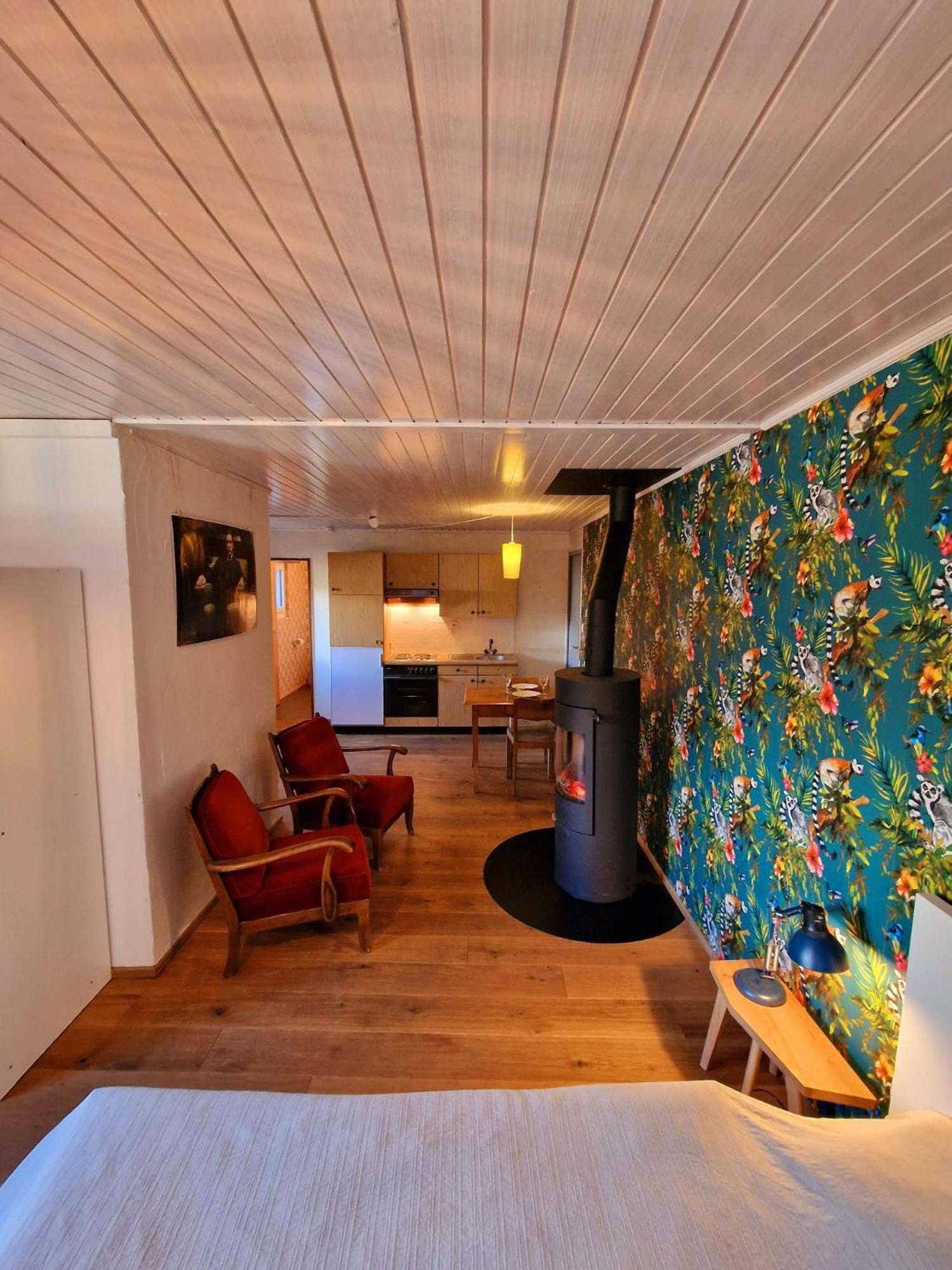 Kunstplanet Im Herzen Der Alpen Am Planetenweg Visp Esterno foto